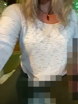 TrenaAnne's Webcam Show