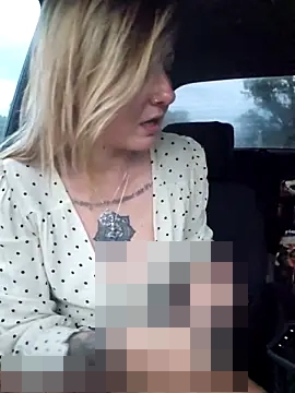 SheIsSomething's Webcam Show