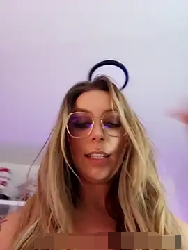 LilyOrion's Webcam Show