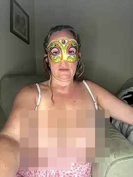 largeboobies30's Webcam Show