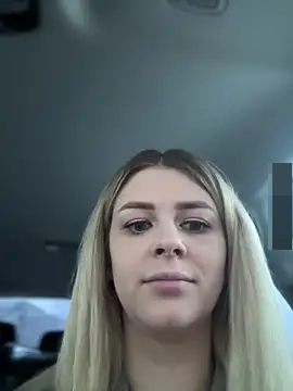 Love_Bri's Webcam Show