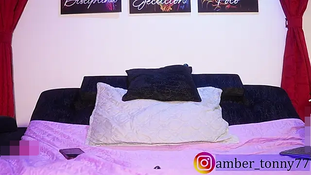 amber_tonny77's Webcam Show