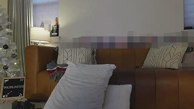 Taylorlove303's Webcam Show