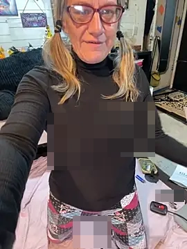 TrenaAnne's Webcam Show