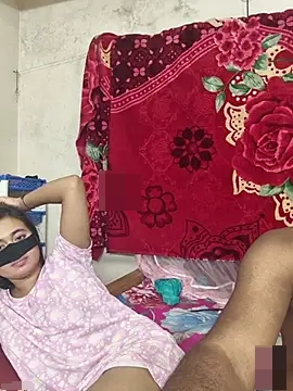 Love_Queen11's Webcam Show