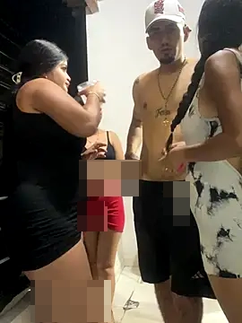 royalgirls_x's Webcam Show