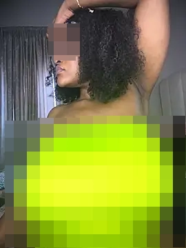 Bustygoddess32's Webcam Show