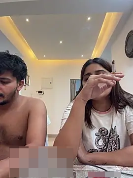 youngcoupleloverose's Webcam Show