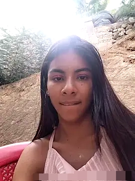 chaparritahot99's Webcam Show