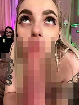 HugeBoobsAlice's Webcam Show