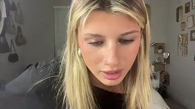 AnnGrayson's Webcam Show