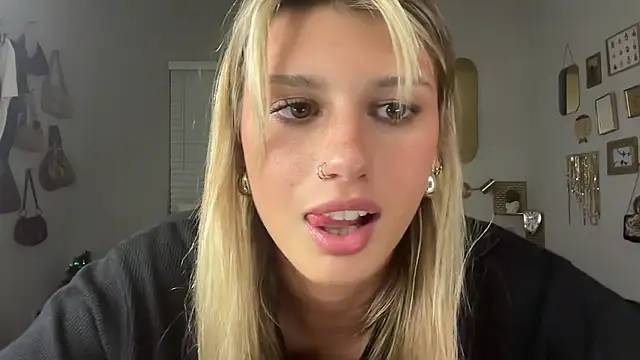 AnnGrayson's Webcam Show