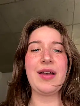 nerdynina's Webcam Show