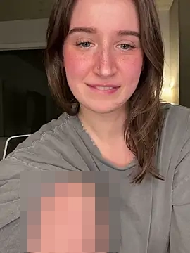 nerdynina's Webcam Show