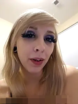 AmethystFoxx's Webcam Show