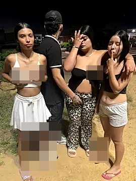 royalgirls_x's Webcam Show