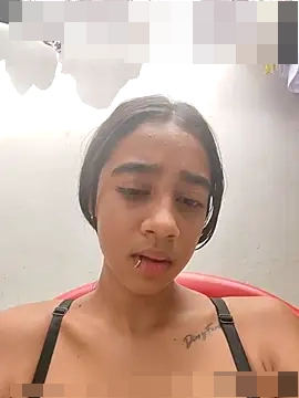 Zoe_Sweett18's Webcam Show