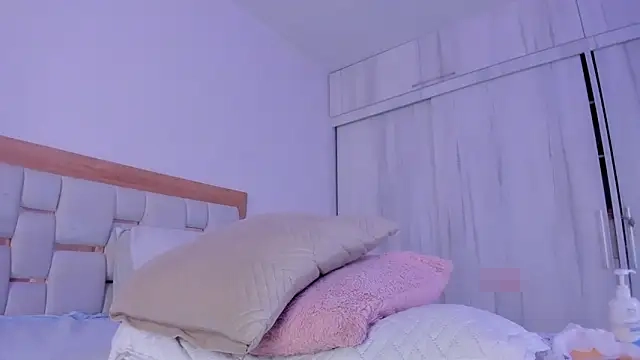 mia_hank's Webcam Show