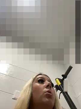 hotamanda01's Webcam Show