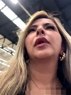 _Abril-Office1's Webcam Show