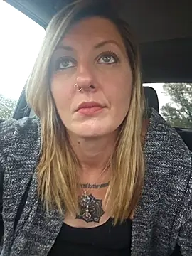 SheIsSomething's Webcam Show