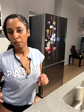 Your_Paris' Webcam Show