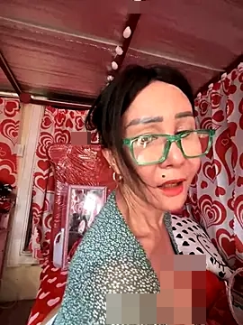 sweetieme's Webcam Show