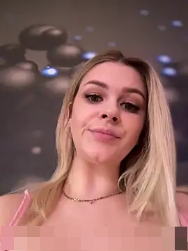 Love_Bri's Webcam Show