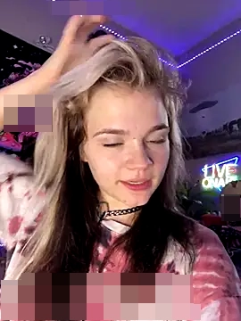 Cutiepiespanks' Webcam Show