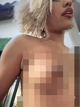 MystiqueXXX's Webcam Show