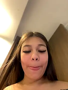 Alyshanon18's Webcam Show