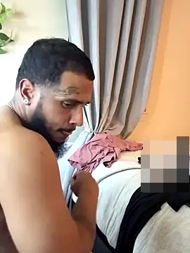 lovebelowyou's Webcam Show