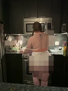 GingerSnap33's Webcam Show