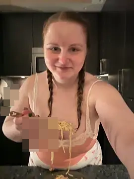 GingerSnap33's Webcam Show