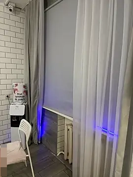 HugeBoobsAlice's Webcam Show