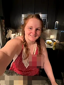 GingerSnap33's Webcam Show