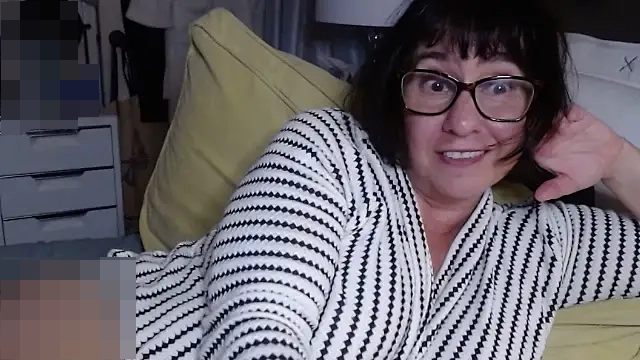 BigbustedBrenda's Webcam Show