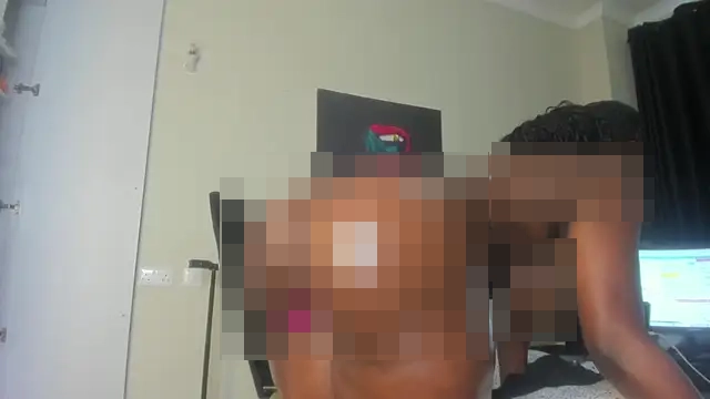 naughty_bigass' Webcam Show