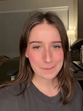 nerdynina's Webcam Show