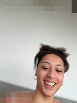 Naomisroom's Webcam Show