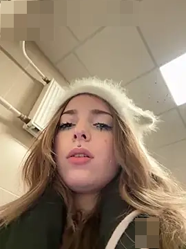 LoraaDoll's Webcam Show