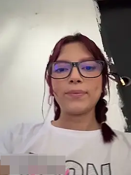 l0lita_sweet's Webcam Show