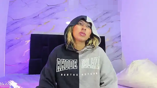 Khalessy_baby6's Webcam Show