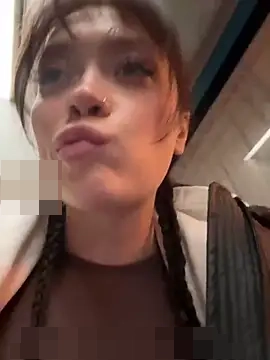 SnappyHappy's Webcam Show