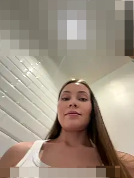 nicole111's Webcam Show