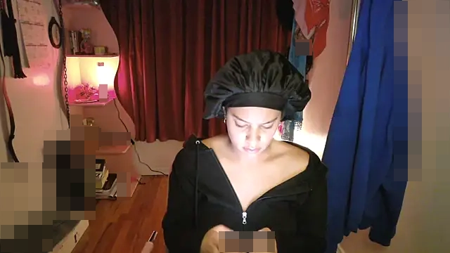 PrettyLittleProblem's Webcam Show