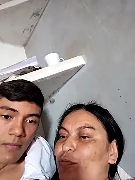 Horny-Mommy-Dirty's Webcam Show