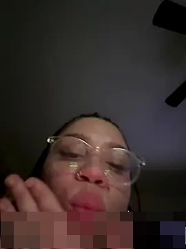 QueenNuttCollector's Webcam Show