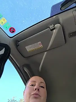 Mona_Plus' Webcam Show