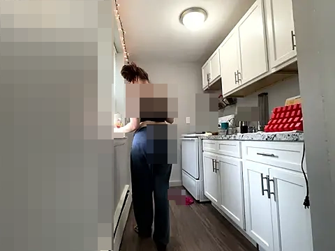 Snowbunnycake_131's Webcam Show